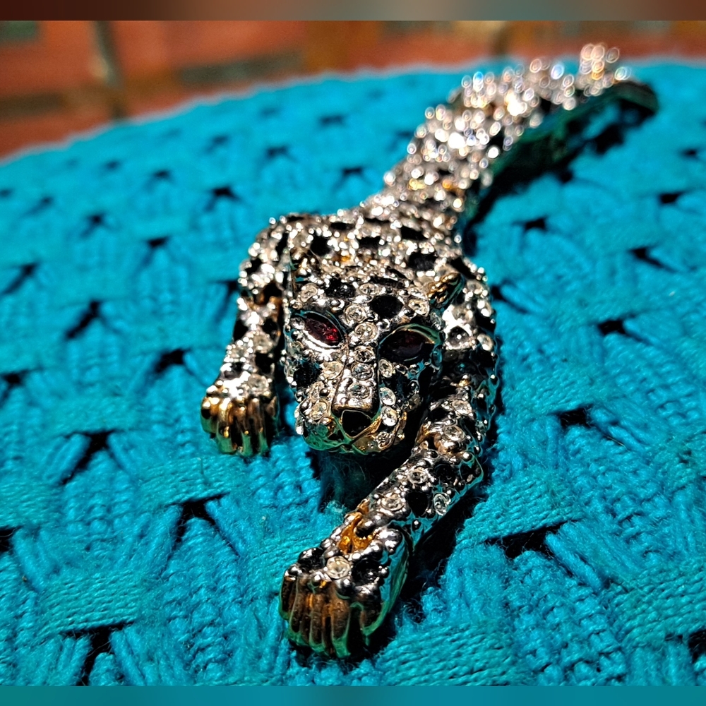 Vintage Articulated Shoulder Brooch